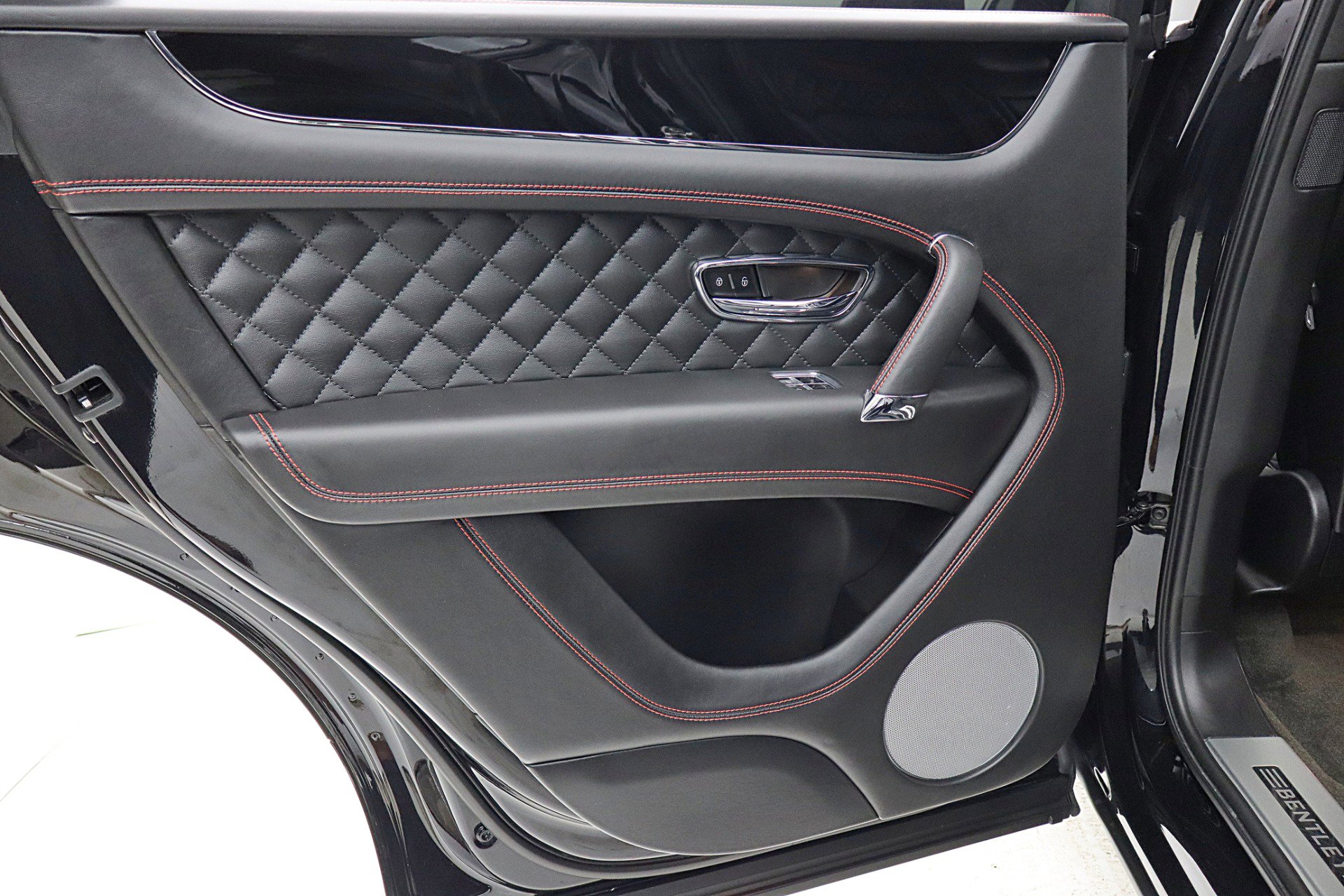 Certified 2017 Bentley Bentayga image 49