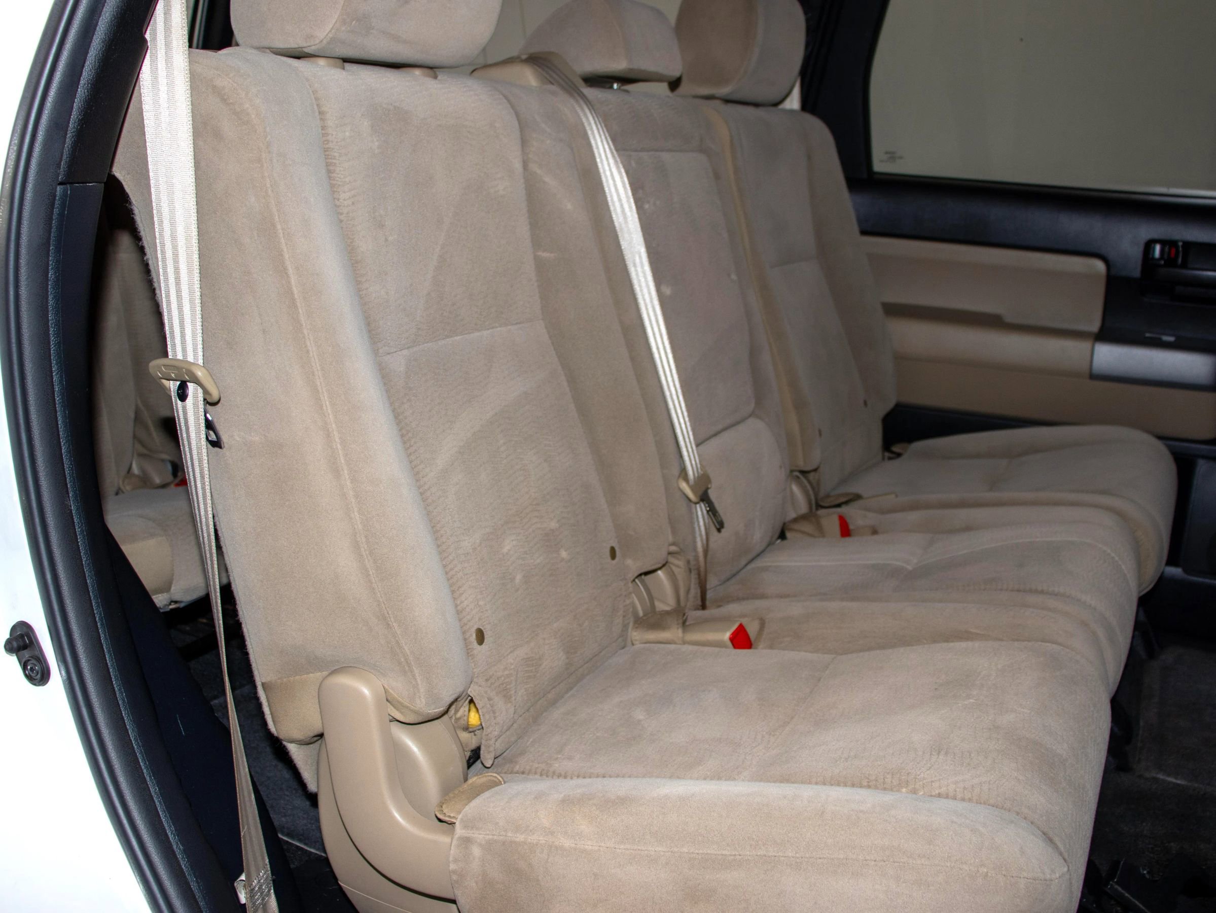 Used 2014 Toyota Sequoia SR5 RWD image 17