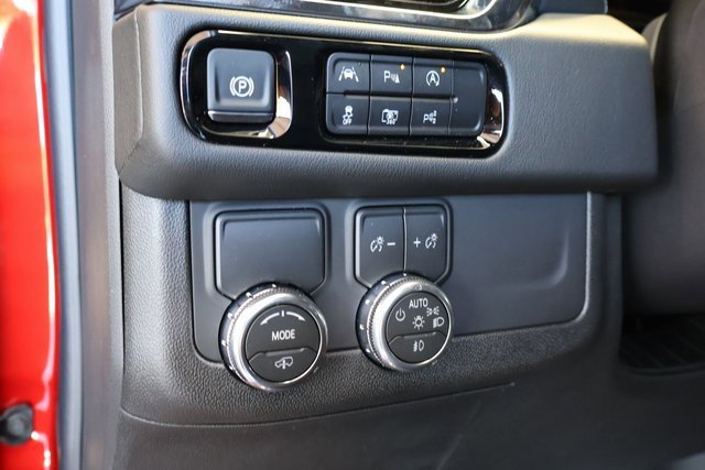 New 2026 GMC Yukon Denali w/ Sun & Power Step Package image 23