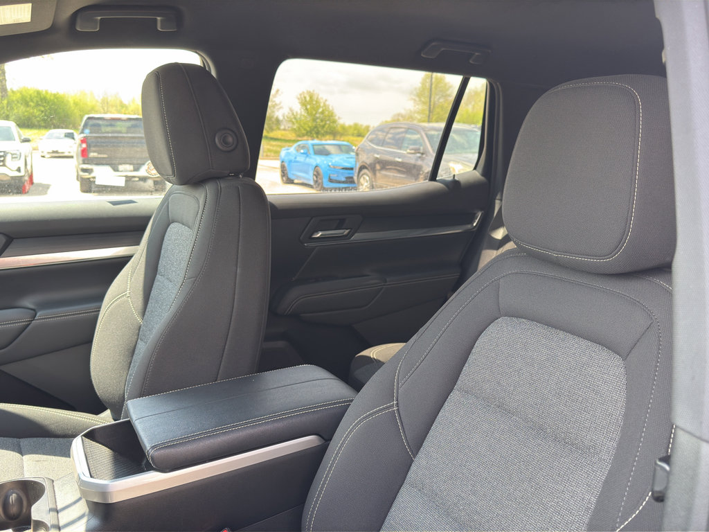 Used 2025 GMC Terrain Elevation AWD/4WD image 10