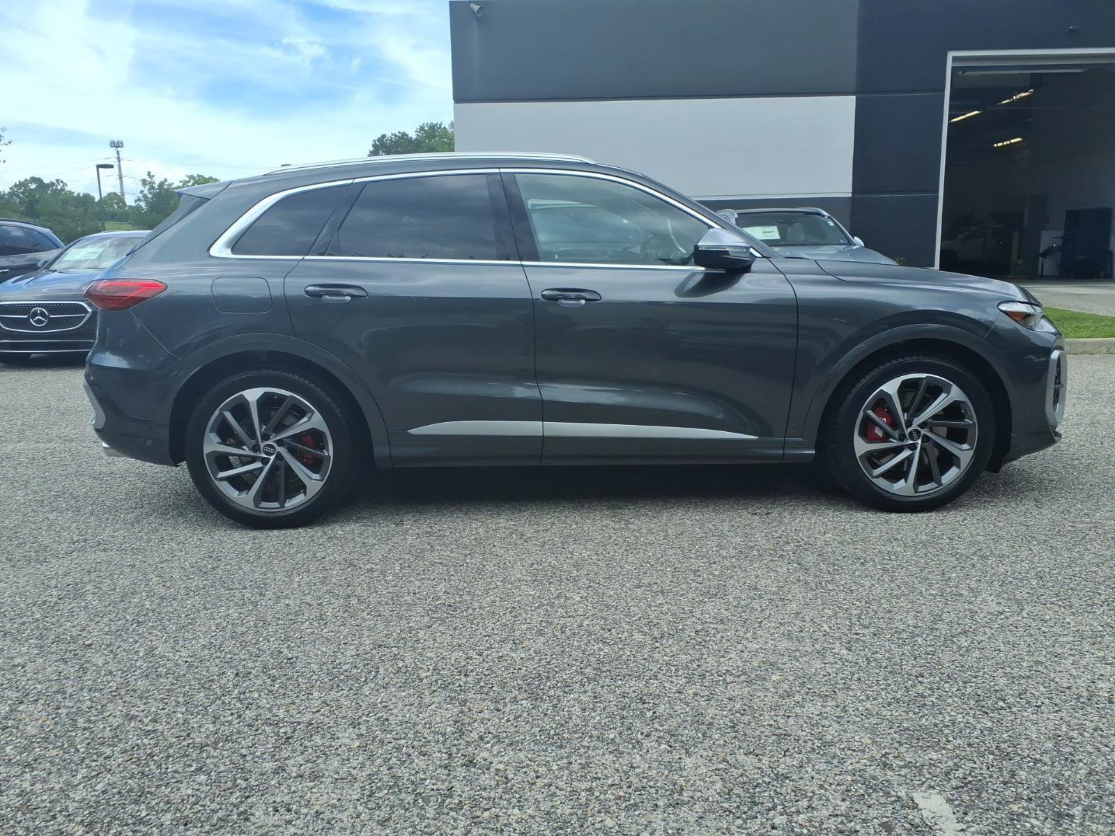 New 2026 Audi SQ5 Premium Plus AWD/4WD image 5
