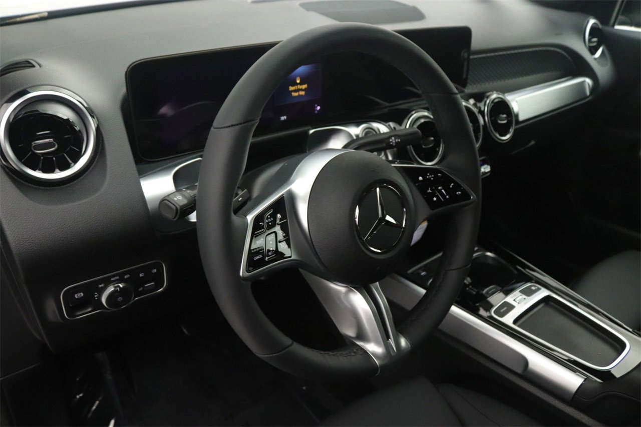 New 2026 Mercedes-Benz GLB 250 image 5