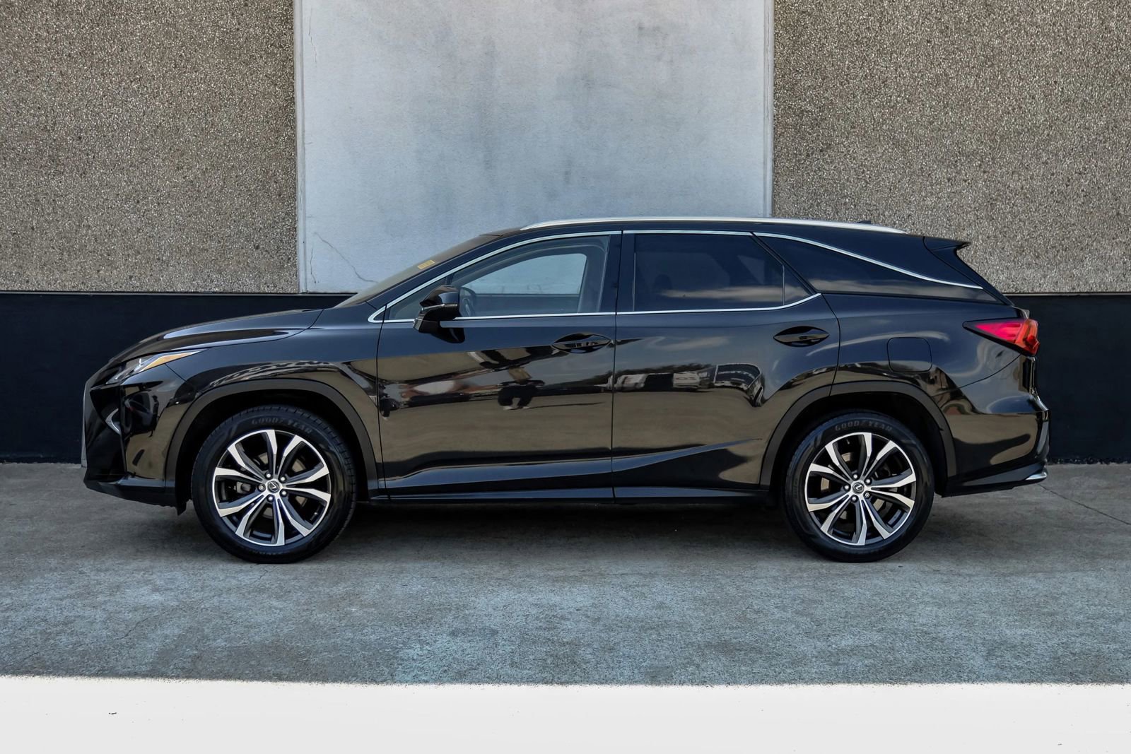 Used 2019 Lexus RX 350L FWD image 11