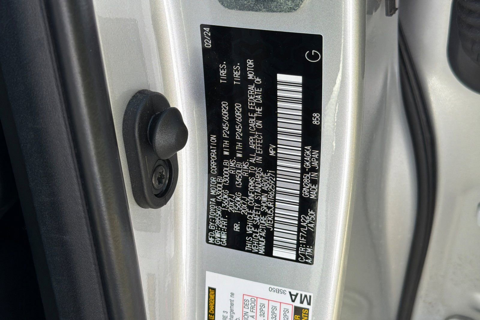 Used 2024 Toyota 4Runner Limited AWD/4WD image 29