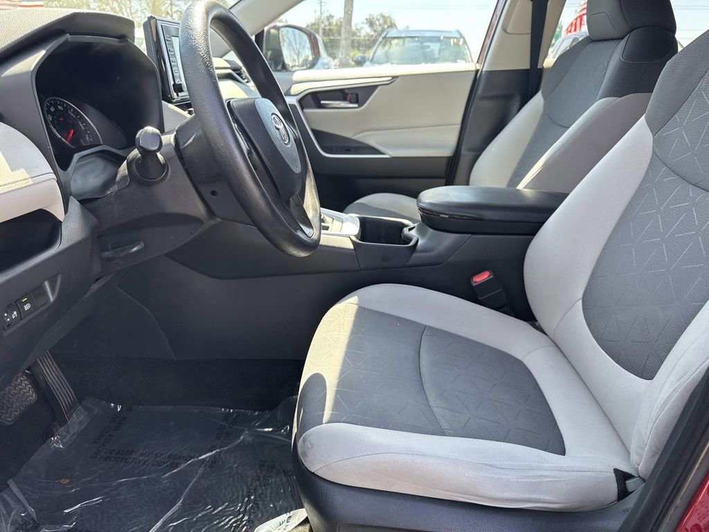 Used 2022 Toyota RAV4 XLE image 20
