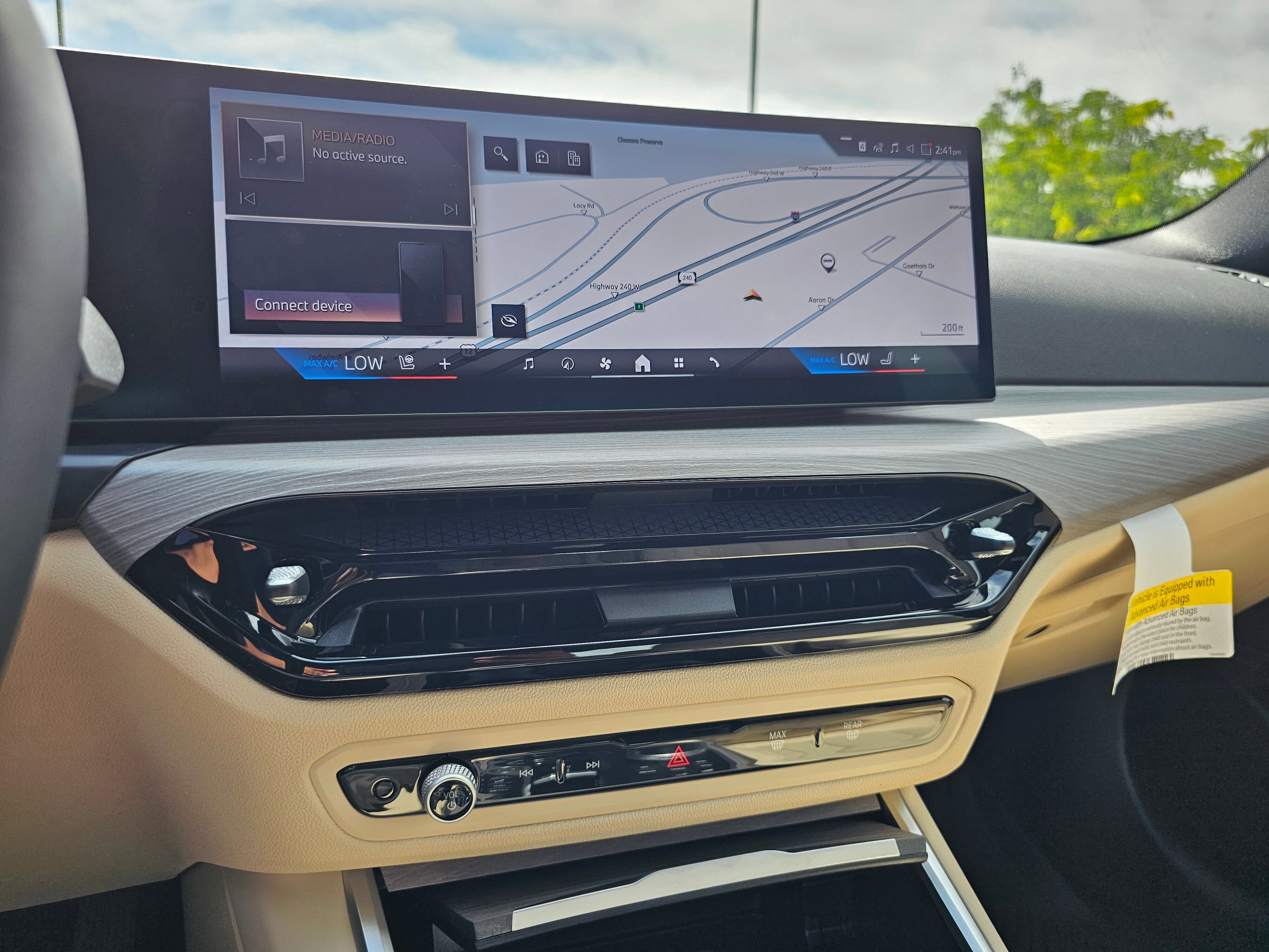 New 2025 BMW 330i xDrive Sedan w/ Premium Package image 19