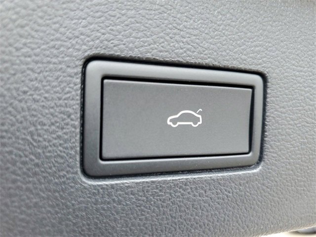 New 2025 Volkswagen Atlas SE image 7