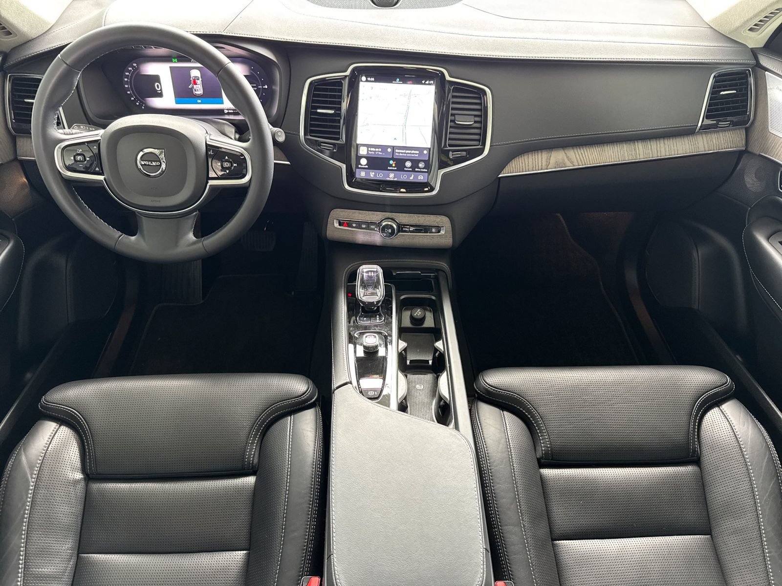 Certified 2023 Volvo XC90 T8 Ultimate w/ Lounge Package AWD/4WD image 4