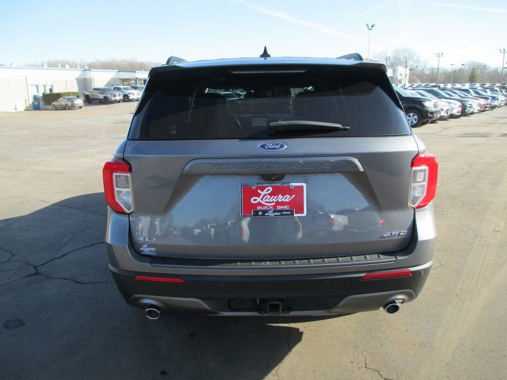 Used 2021 Ford Explorer XLT w/ Equipment Group 202A image 6