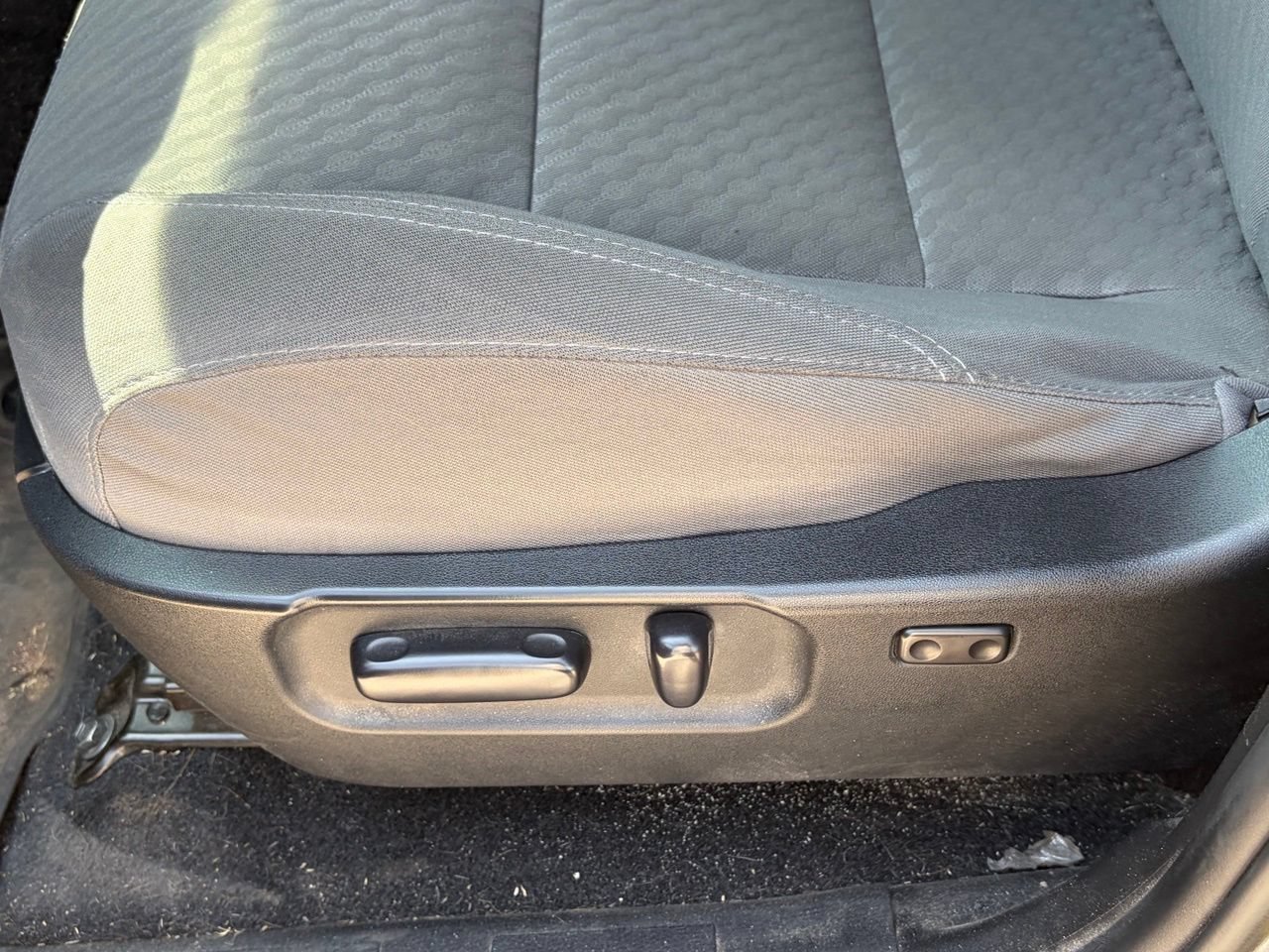 Used 2022 Toyota Tacoma SR5 RWD image 5