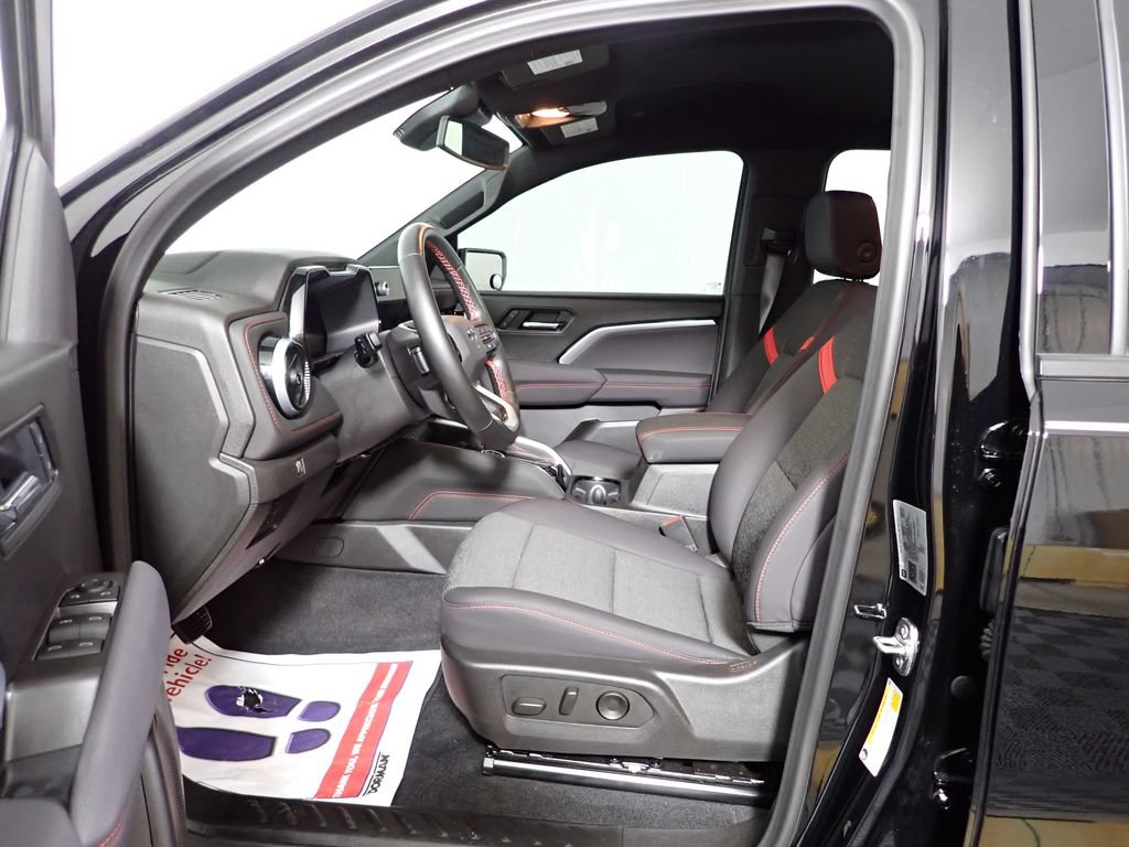 Used 2026 Chevrolet Colorado Z71 AWD/4WD image 21