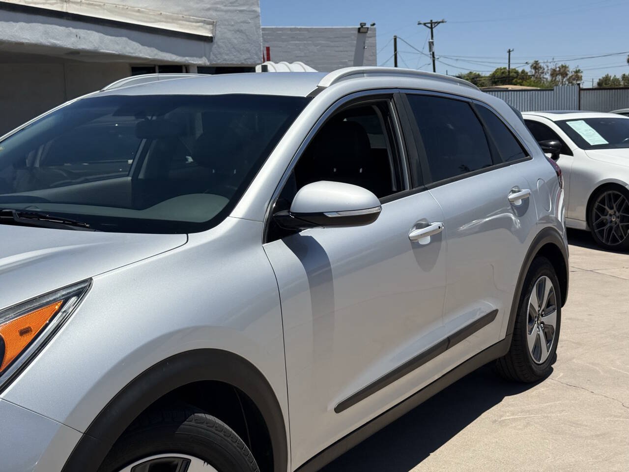 Used 2017 Kia Niro EX FWD image 13