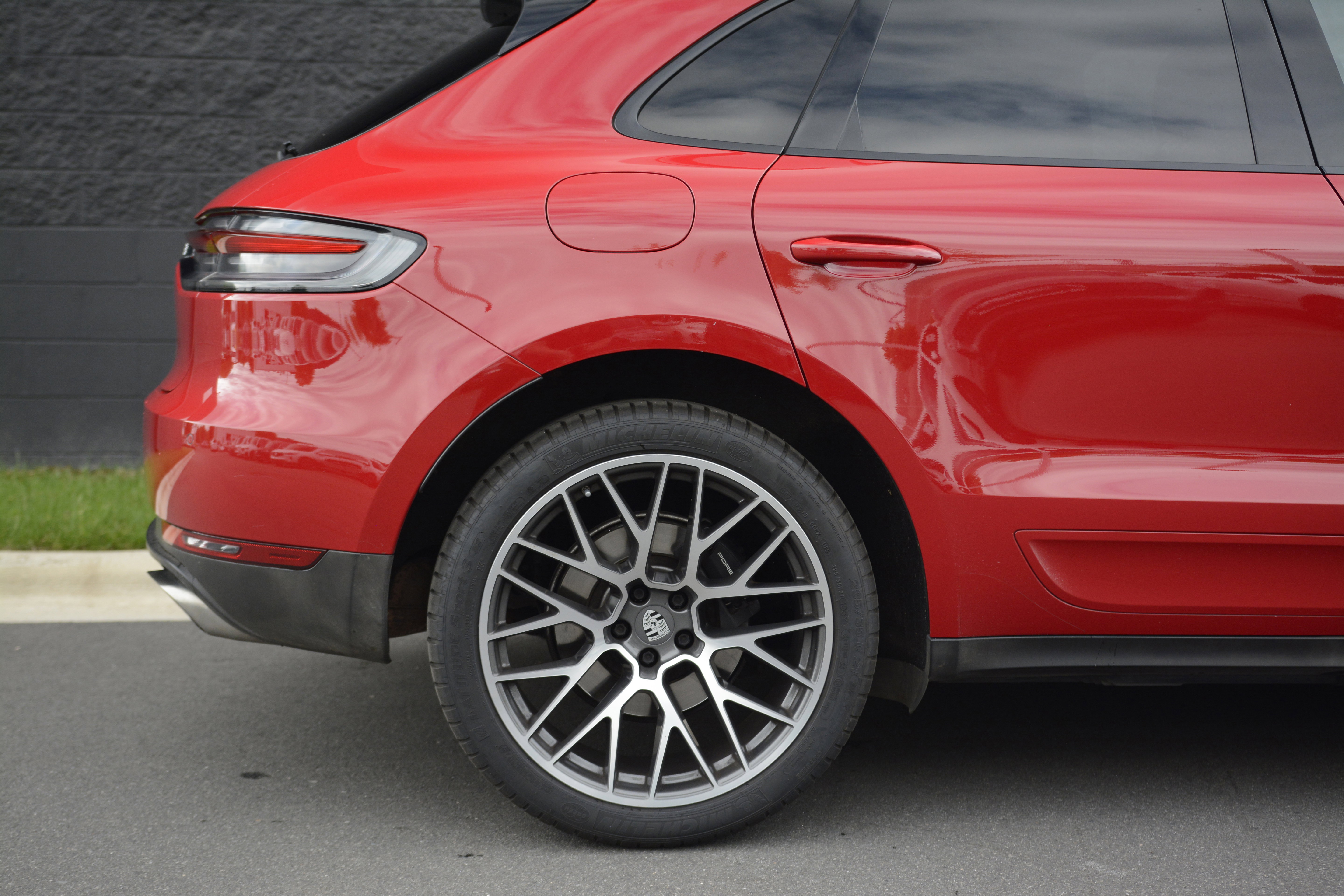 Certified 2020 Porsche Macan AWD/4WD image 41