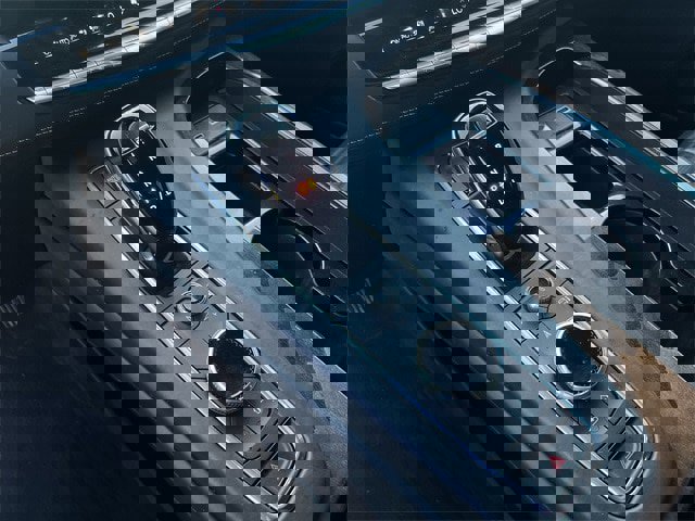 Used 2022 Cadillac Escalade Premium Luxury Platinum image 23