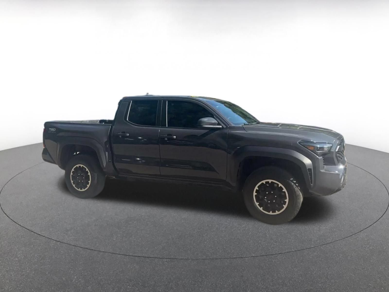 Used 2025 Toyota Tacoma TRD Off-Road AWD/4WD image 2