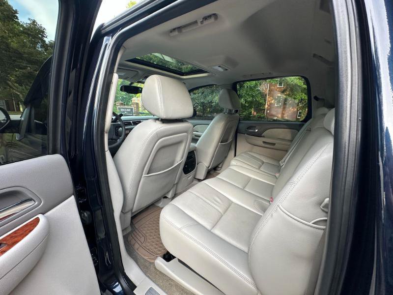 Used 2008 Chevrolet Avalanche LT w/ LT Preferred Equipment Group AWD/4WD image 19