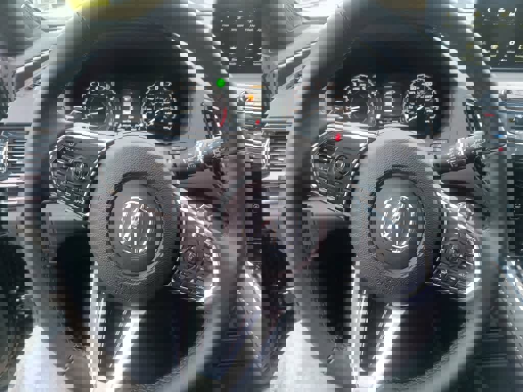 Used 2025 Acura RDX SH-AWD image 12