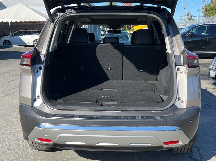 Used 2022 Nissan Rogue Platinum w/ Head-Up Display Package image 5