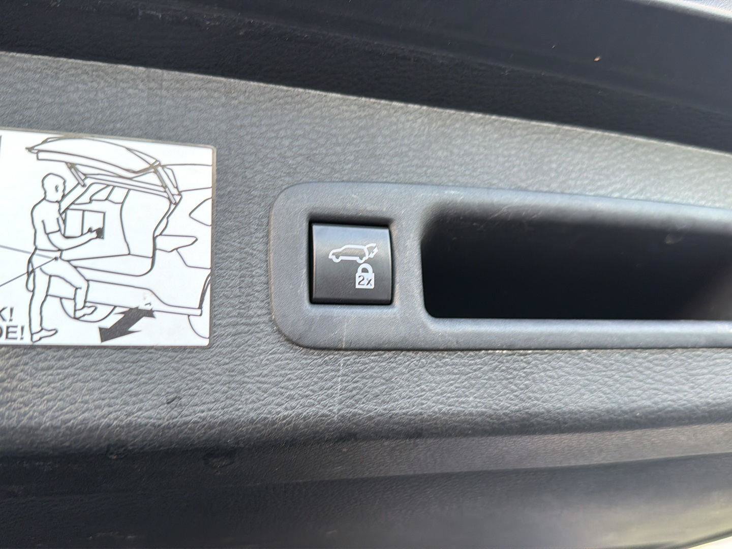 Used 2021 Toyota Sienna Platinum AWD/4WD image 34