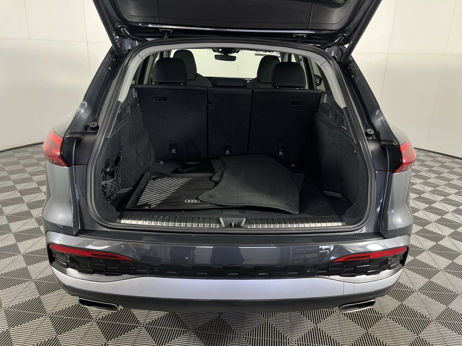 Certified 2025 Audi Q5 2.0T Premium Plus w/ Premium Plus image 20