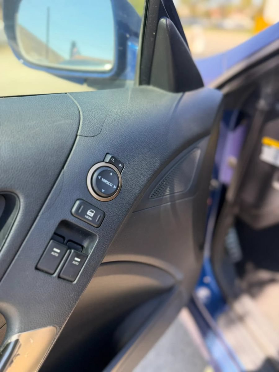 Used 2015 Hyundai Genesis 3.8 RWD image 16