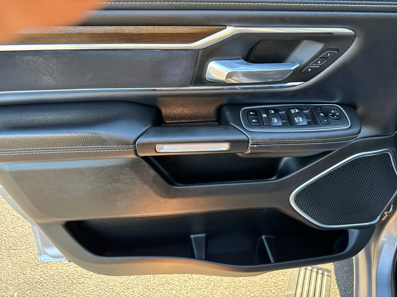 Used 2022 RAM 1500 Laramie w/ Laramie Southwest Edition image 20