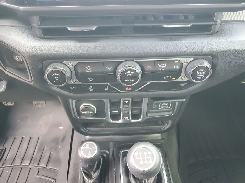 Used 2024 Jeep Wrangler Sport S image 38