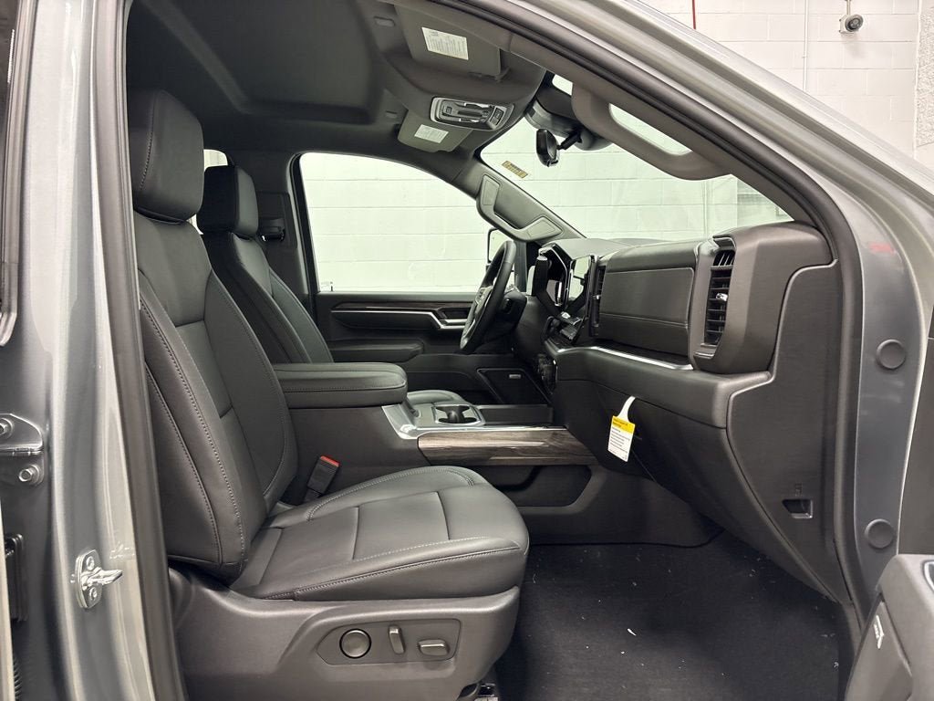 New 2026 Chevrolet Silverado 2500 LTZ w/ LTZ Plus Package AWD/4WD image 39