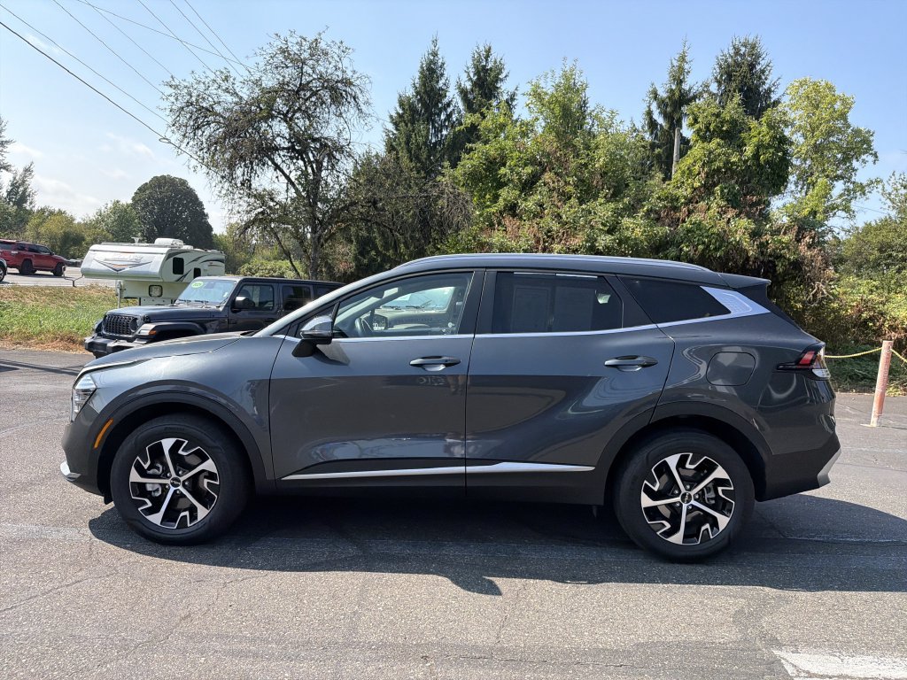 Used 2024 Kia Sportage EX AWD/4WD image 3