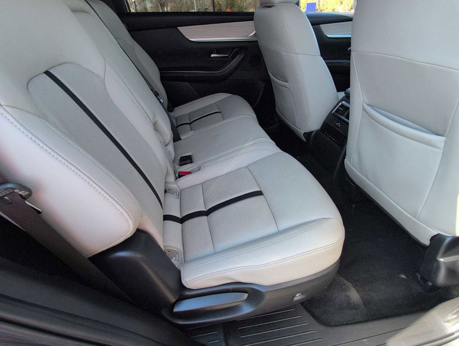 Used 2024 MAZDA CX-90 Plug-In Hybrid w/ Preferred image 20