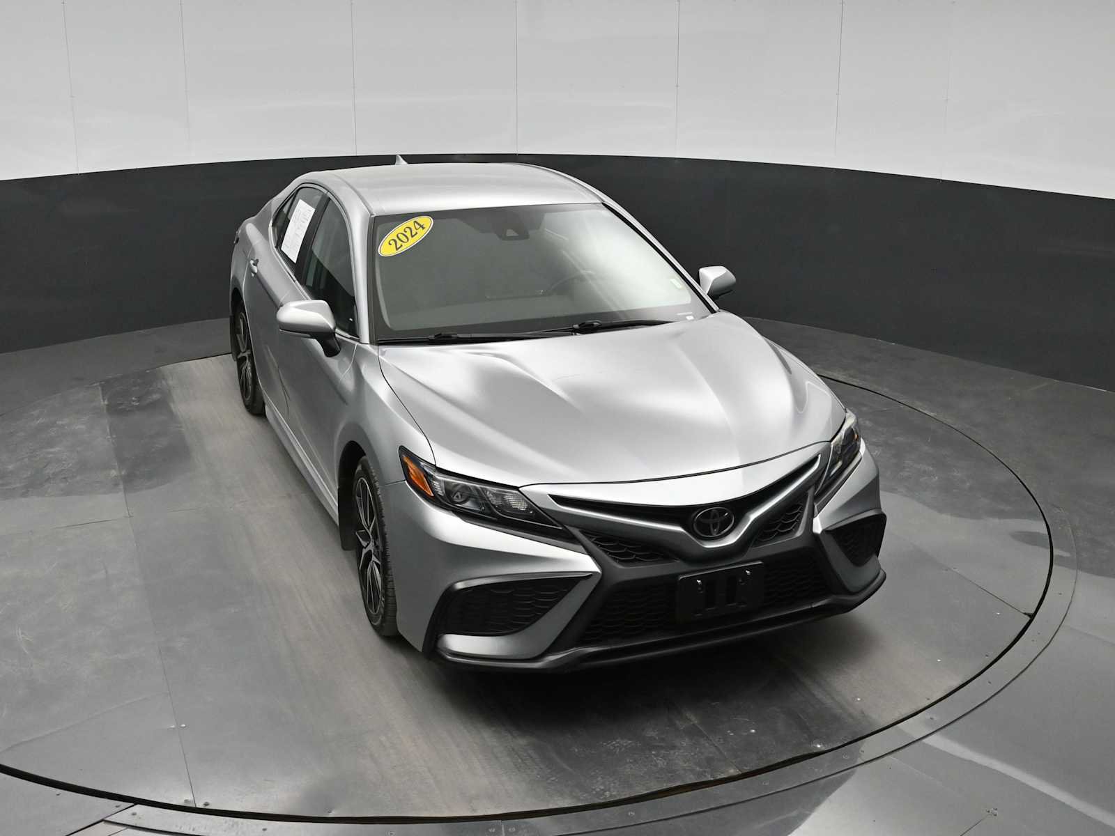 Used 2024 Toyota Camry SE FWD image 24
