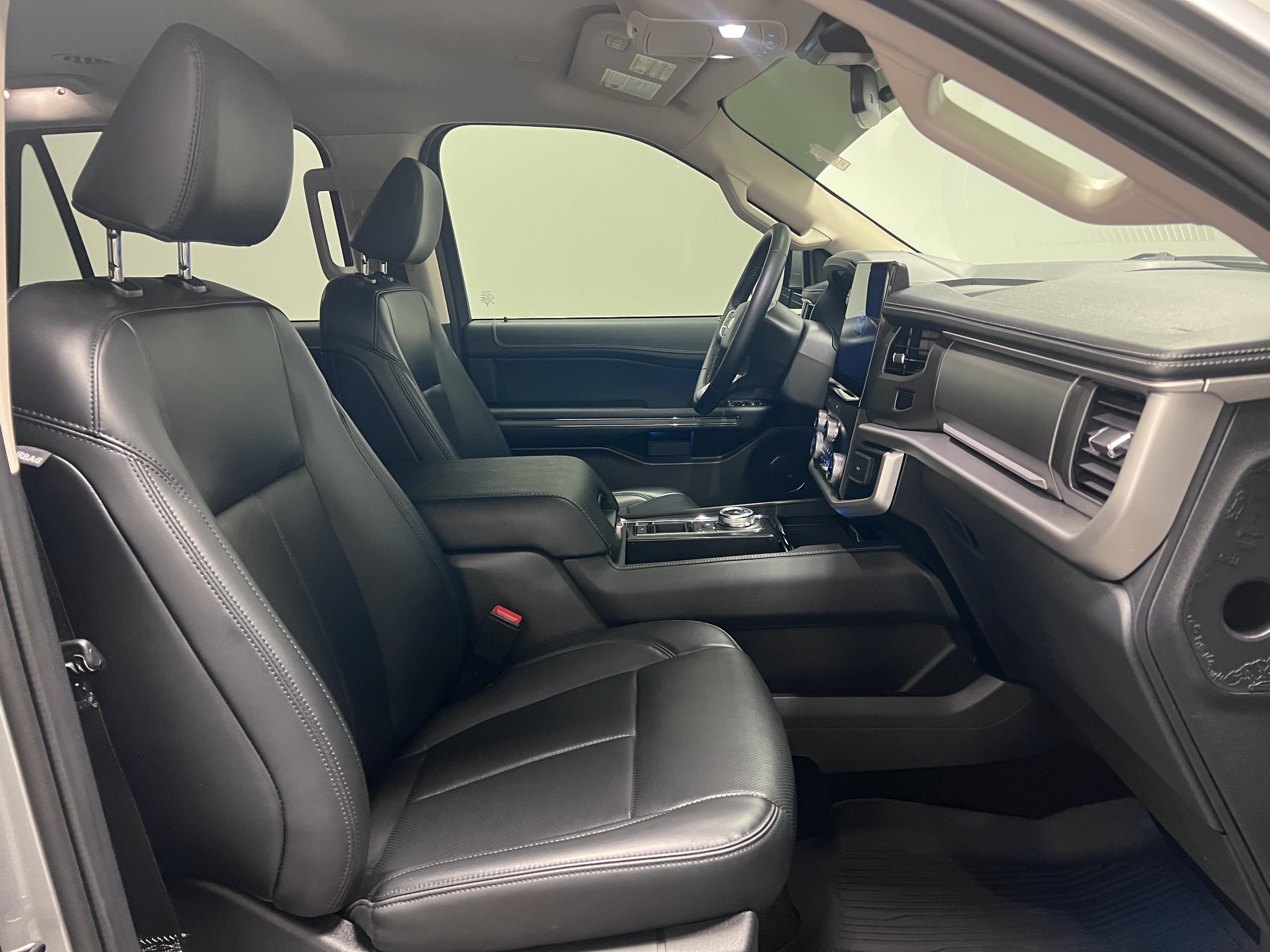 Used 2024 Ford Expedition XLT image 16