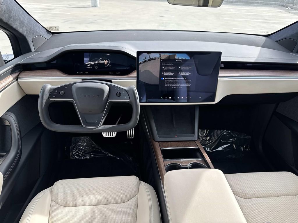 Used 2022 Tesla Model X image 12