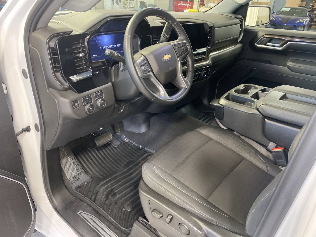 Certified 2024 Chevrolet Silverado 1500 LT AWD/4WD image 13