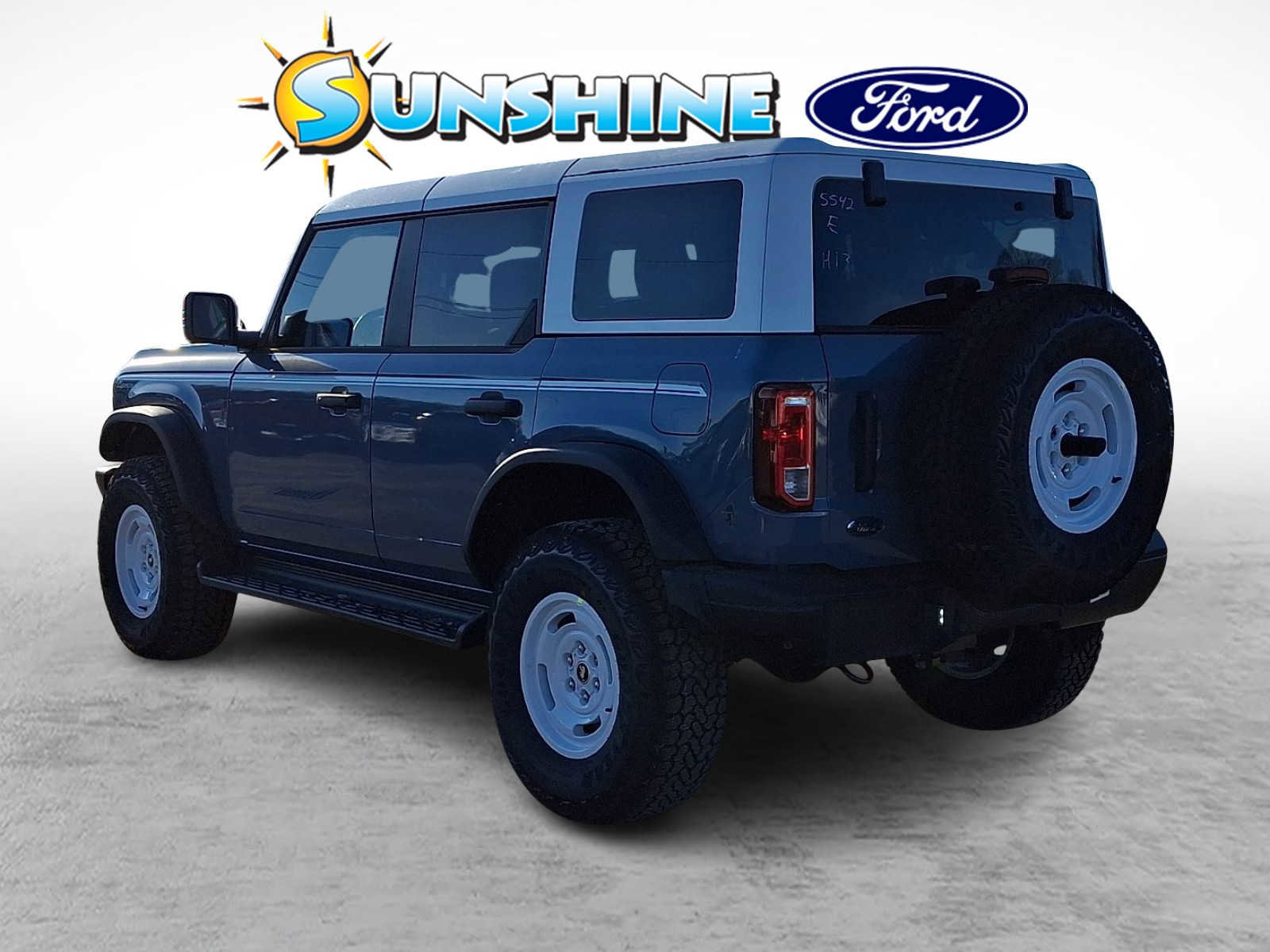 New 2025 Ford Bronco Heritage Edition image 4