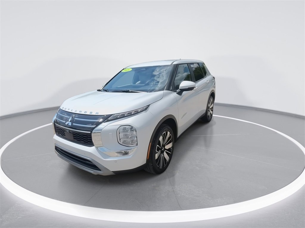 New 2025 Mitsubishi Outlander SE image 4