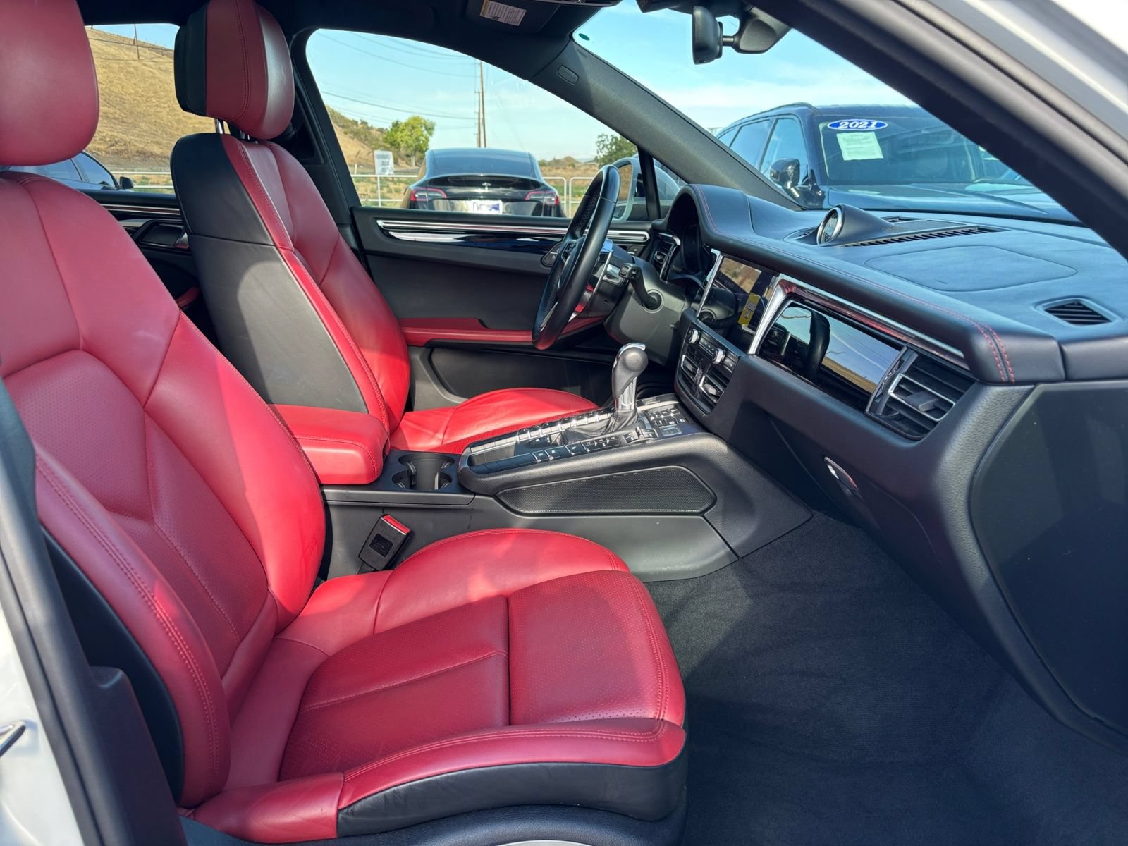 Used 2021 Porsche Macan AWD/4WD image 17