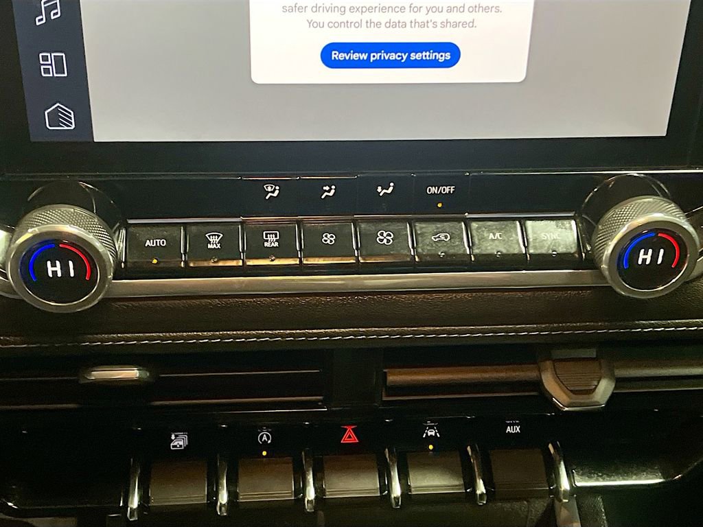 Used 2024 Chevrolet Colorado LT w/ LT Convenience Package image 16