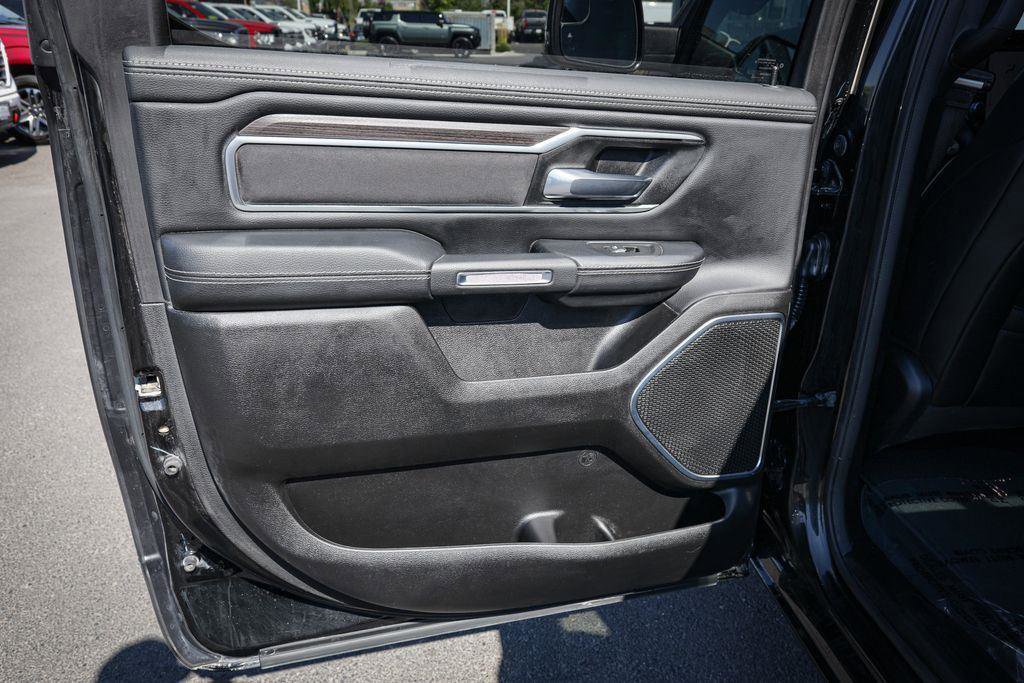 Used 2025 RAM 1500 Laramie image 32