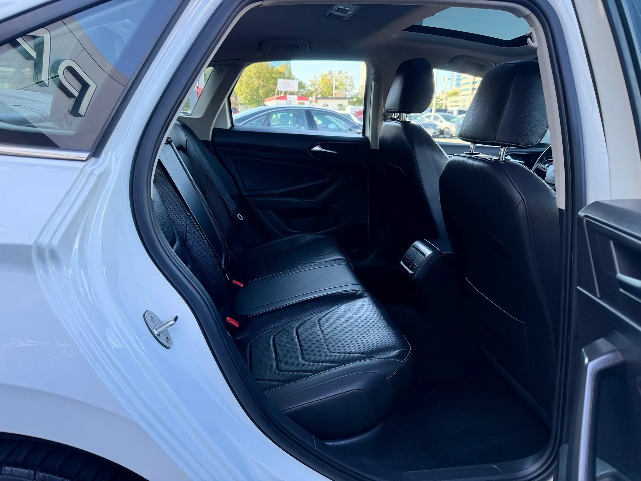 Used 2020 Volkswagen Jetta SEL Premium FWD image 31