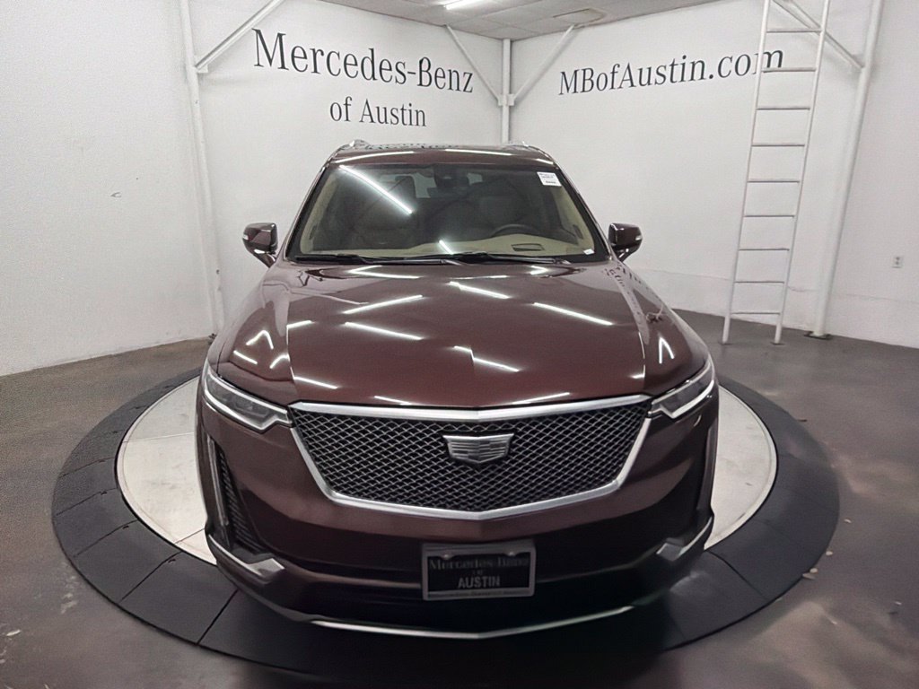 Used 2022 Cadillac XT6 Premium Luxury w/ Platinum Package FWD image 2