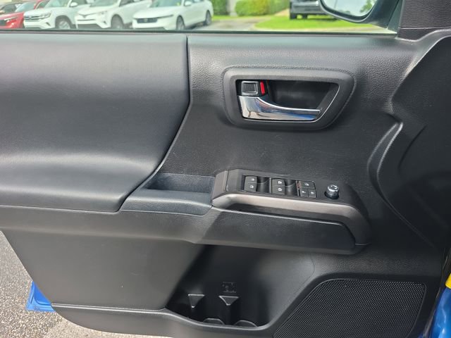 Used 2017 Toyota Tacoma TRD Sport w/ Tow Package RWD image 17