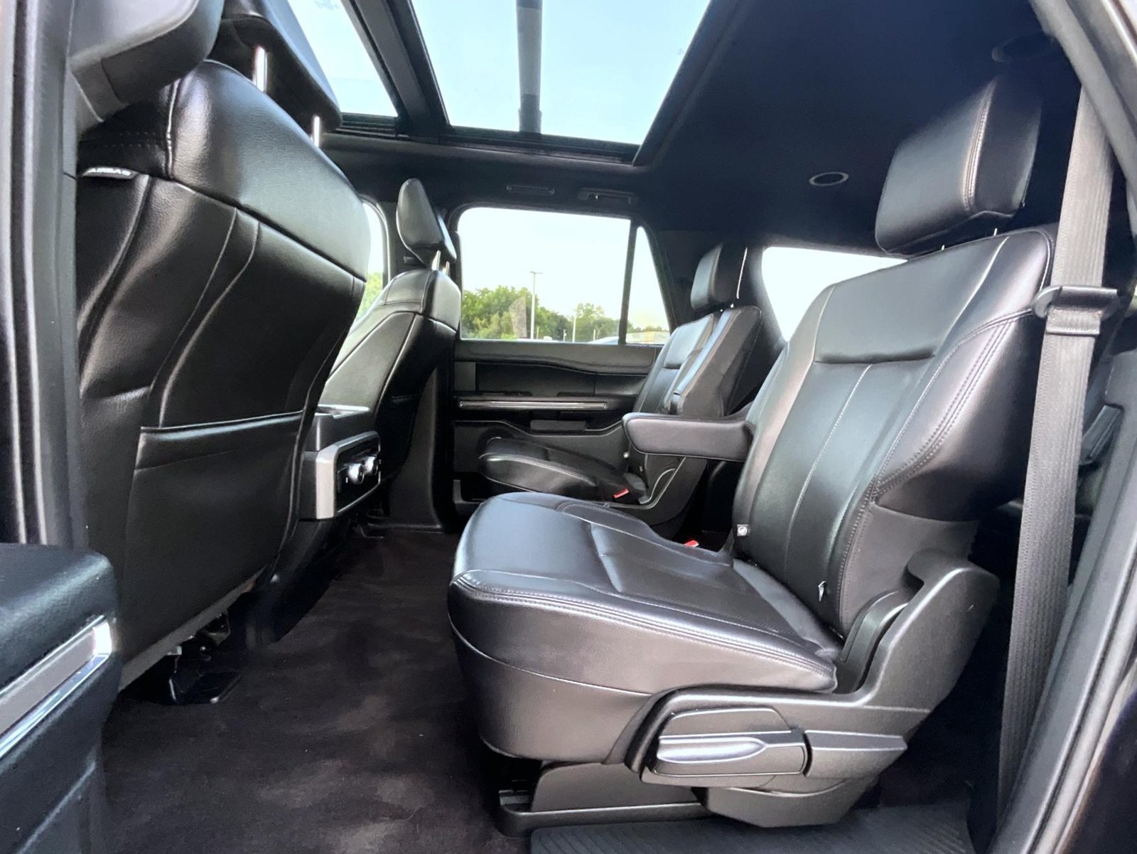 Used 2021 Ford Expedition Max XLT AWD/4WD image 24