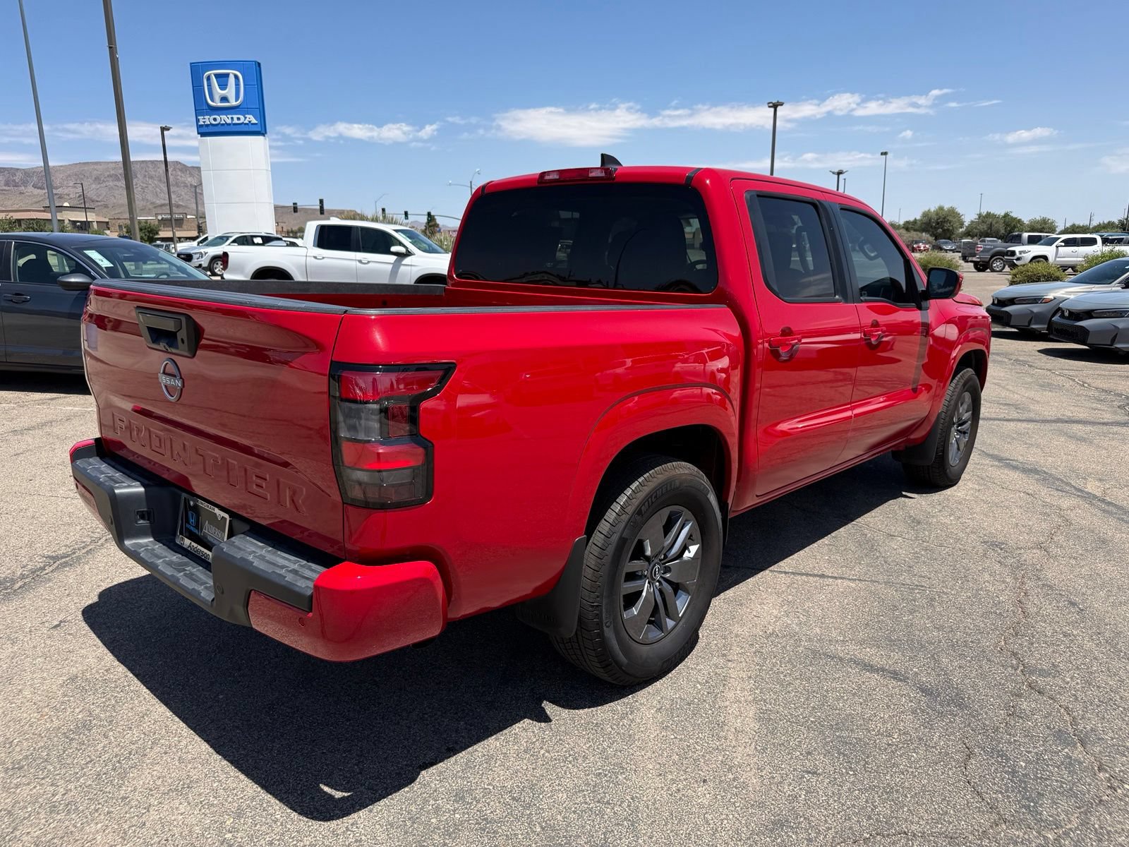 Used 2025 Nissan Frontier SV RWD image 5