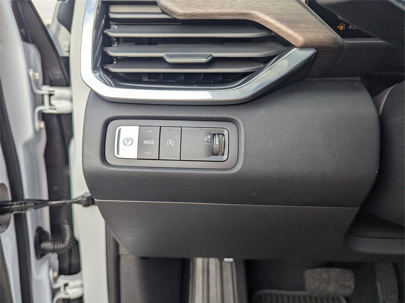 New 2026 GMC Acadia Denali Ultimate w/ LPO, All-Weather Package image 10