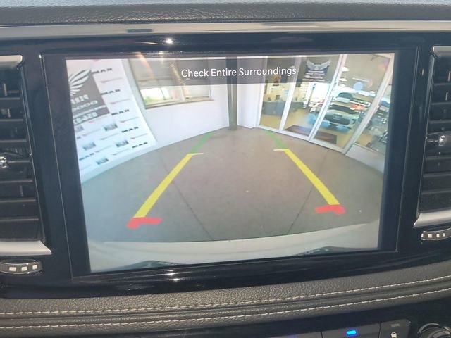 Used 2025 Chrysler Pacifica Limited image 32