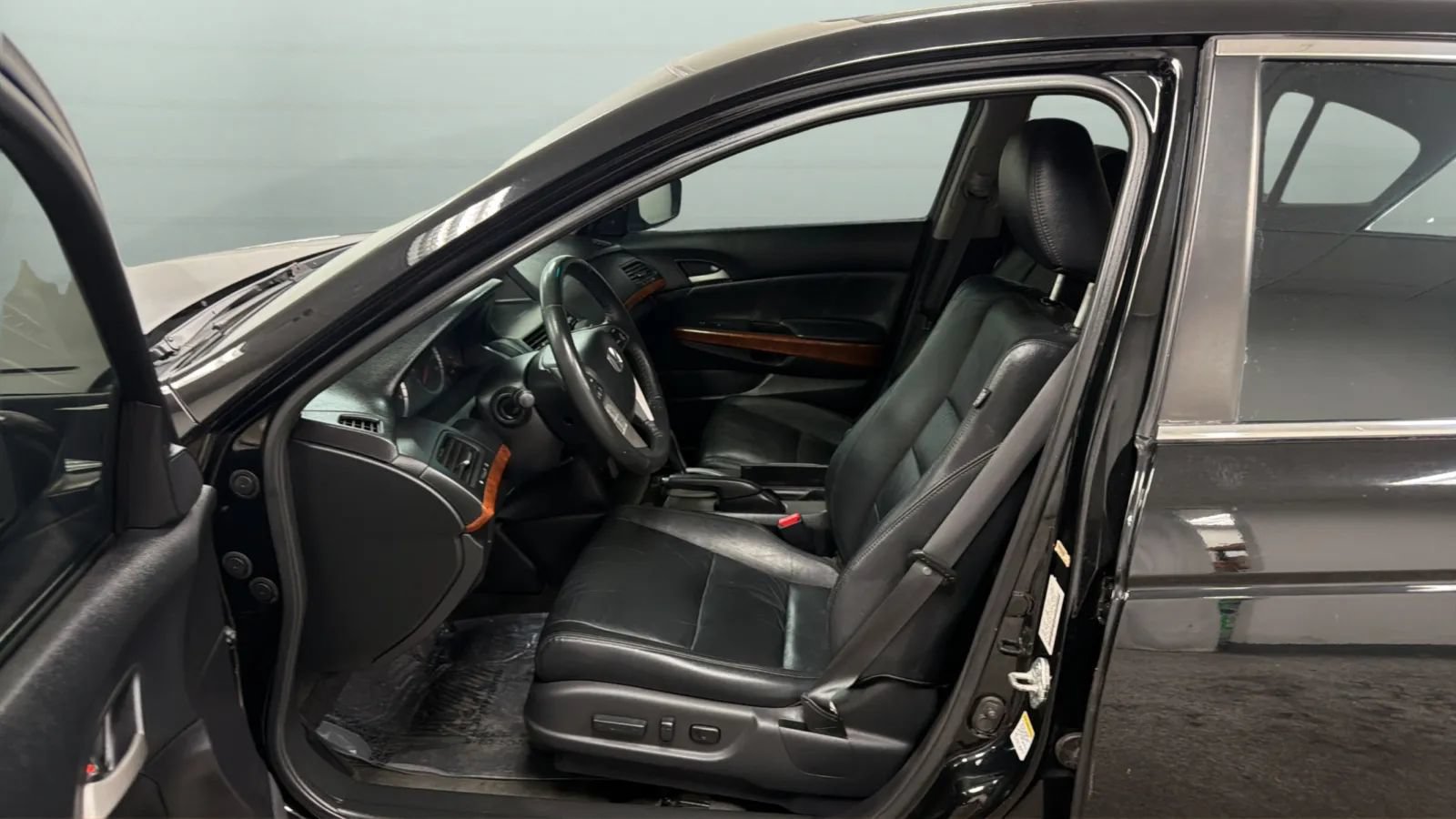 Used 2011 Honda Accord EX-L image 19