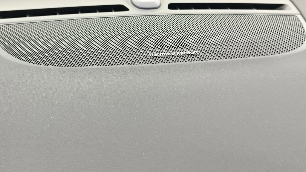 New 2026 Volvo XC40 B5 Plus w/ Climate Package image 20