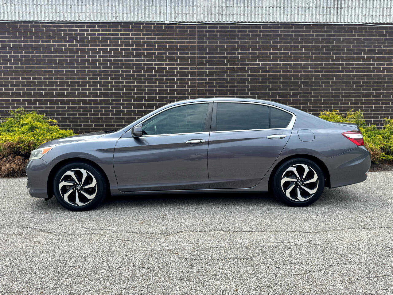 Used 2017 Honda Accord EX-L image 27
