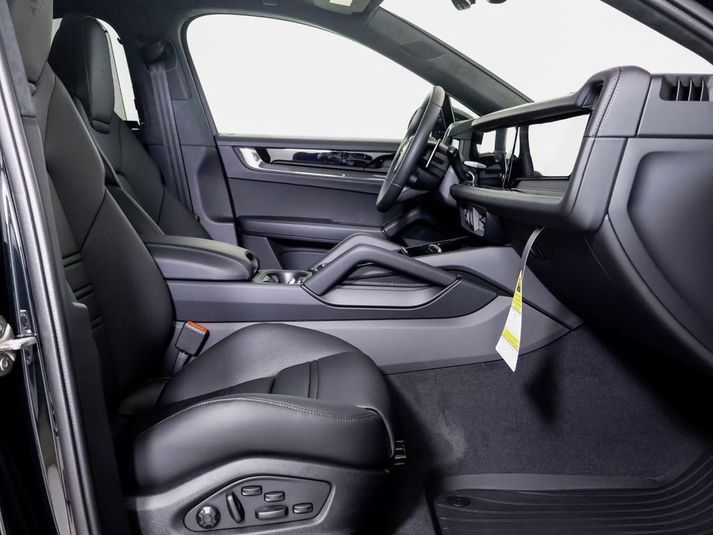 New 2026 Porsche Cayenne GTS image 9